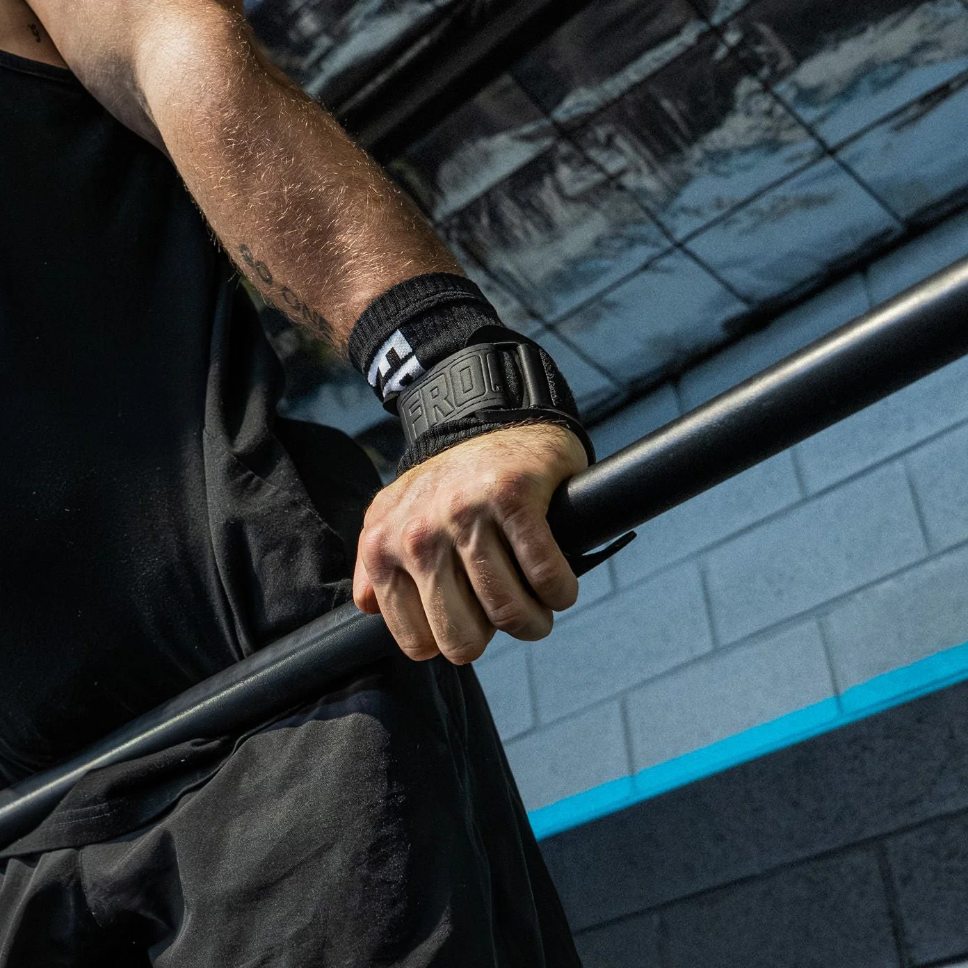 FROG GRIPS® ELITE HYBRID - Fingerless Black - Image 10