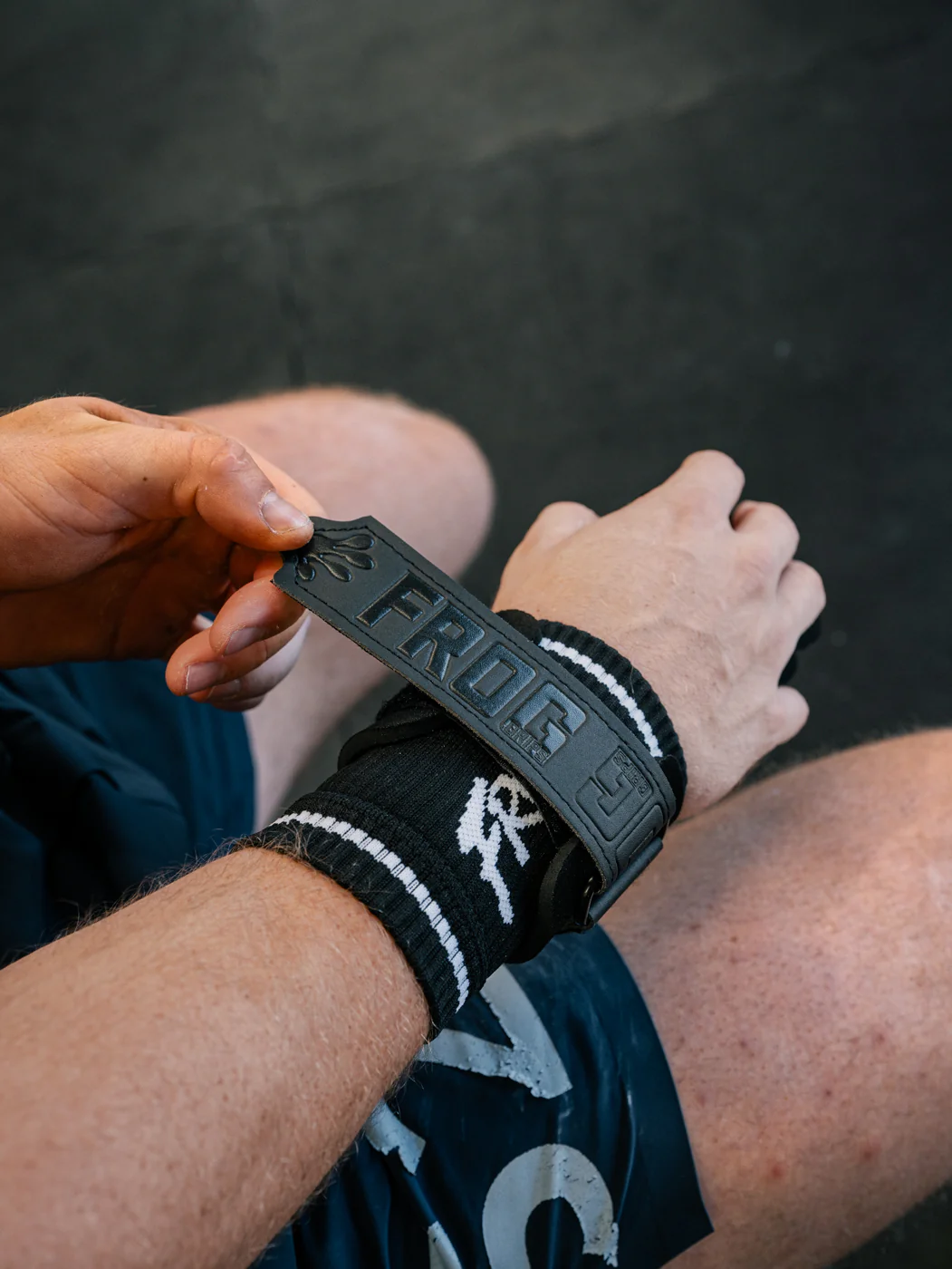 FROG GRIPS® ELITE HYBRID - Fingerless Black - Image 11