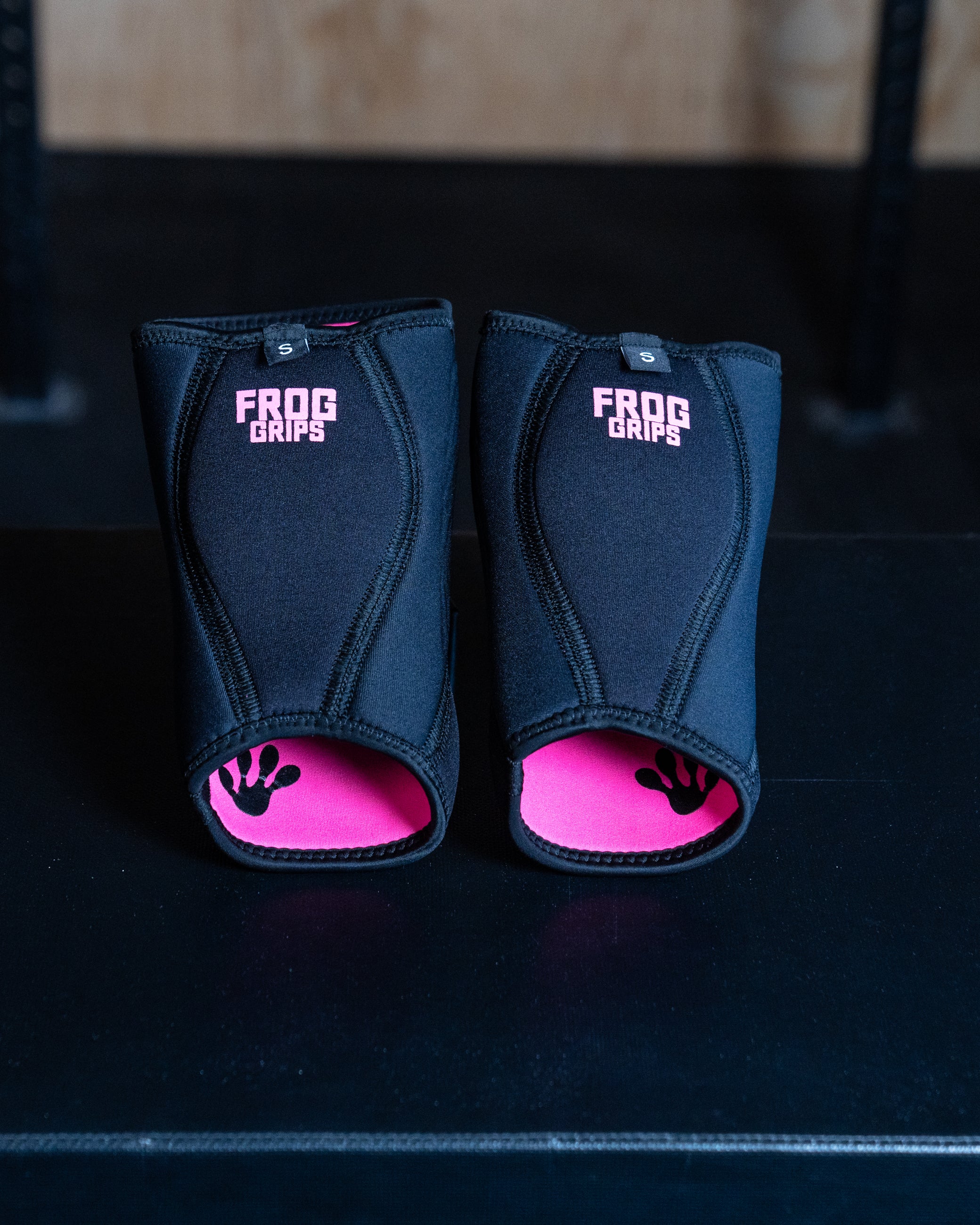 Reversible Knee Sleeves - Pink - Image 5